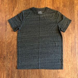 Men’s Urban Pipeline Dress T Shirt Size Medium